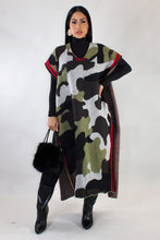 Load image into Gallery viewer, New Arrivals CAMO PRINT SIDE DEEP SLIT PONCHO (ONESIZE)